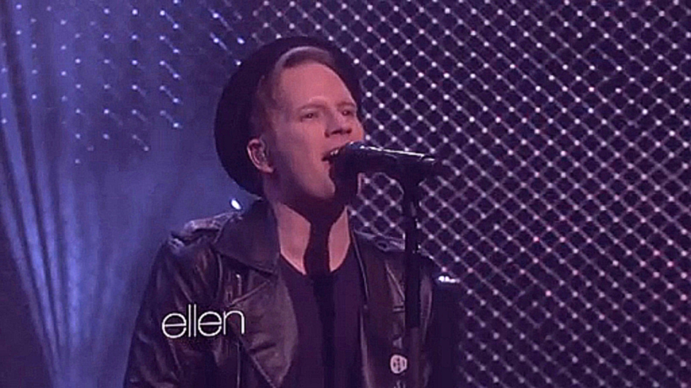 Fall Out Boy Performs 'Alone Together' 10 10 2013  HD
