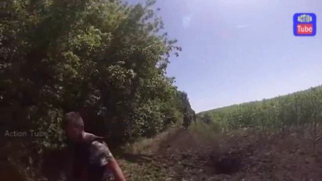 Подрыв украинского БТР на мине / Undermining of Ukrainian BTR on a mine