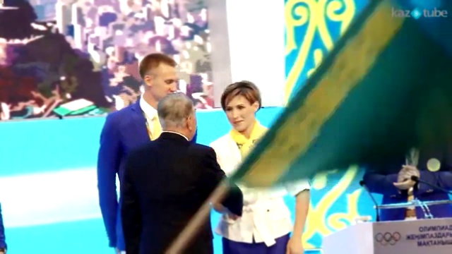 Назарбаев поздравил олимпийских чемпионов и вручил государственные награды